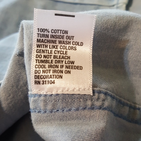 Crown & Ivy Embellished Chambray Button Down. Med - Picture 8 of 8